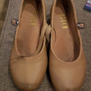 Bloch tan tap shoes